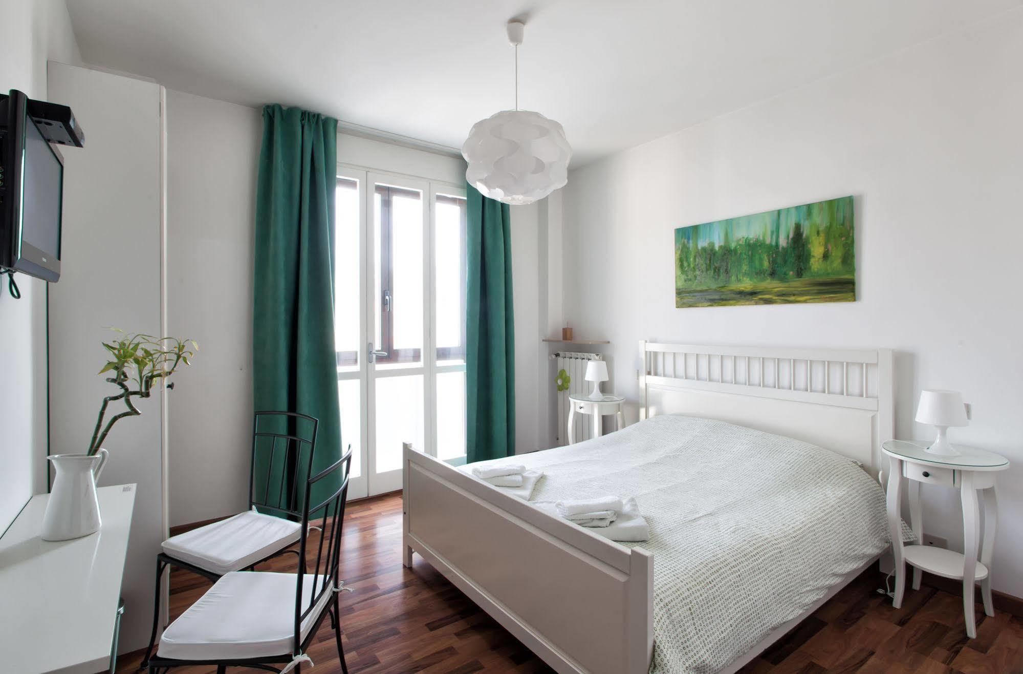 B&B International Trieste Luaran gambar