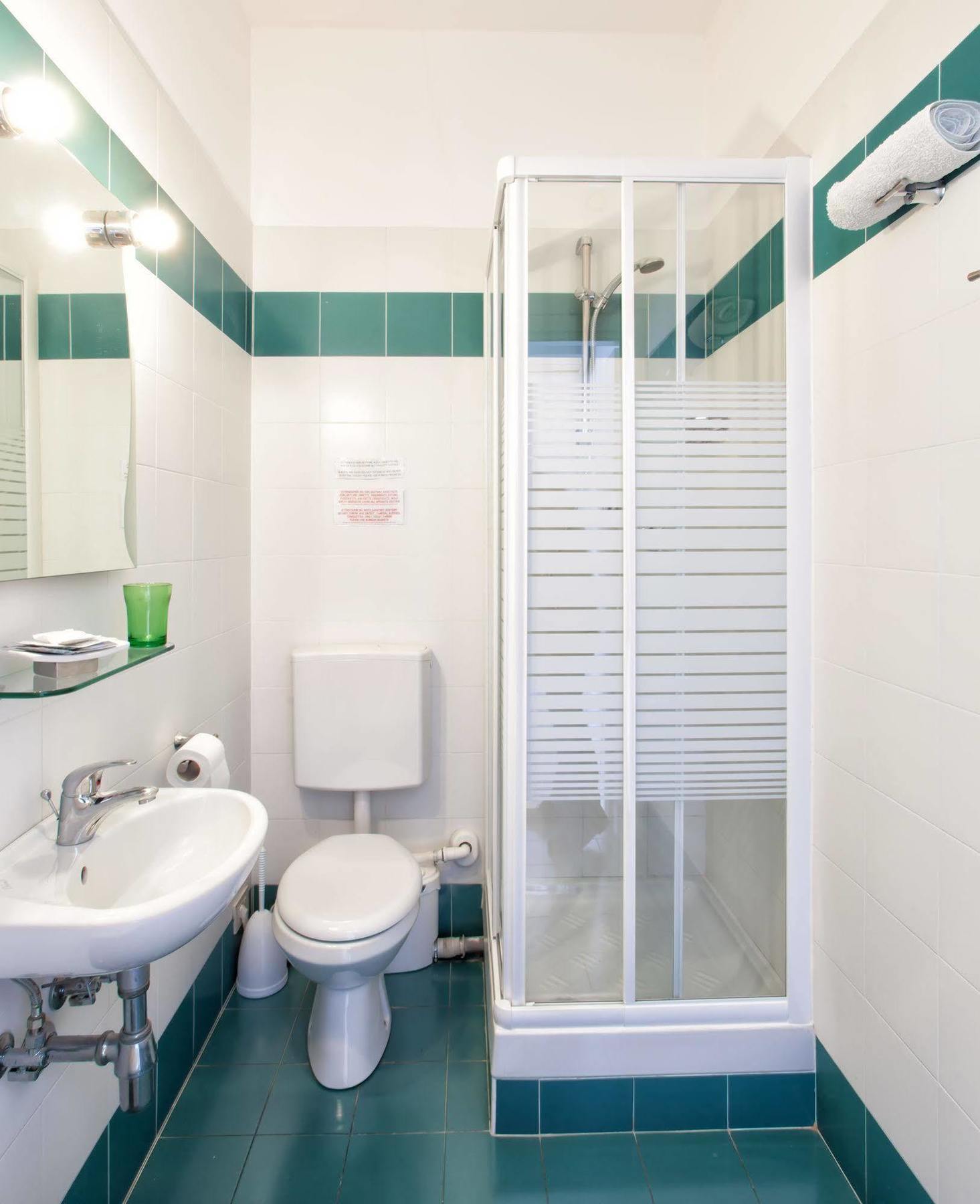 B&B International Trieste Luaran gambar